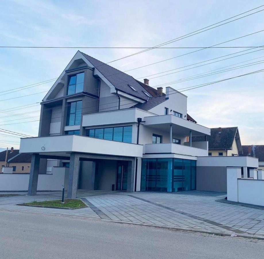 Villa Miss Bogatić Exteriör bild
